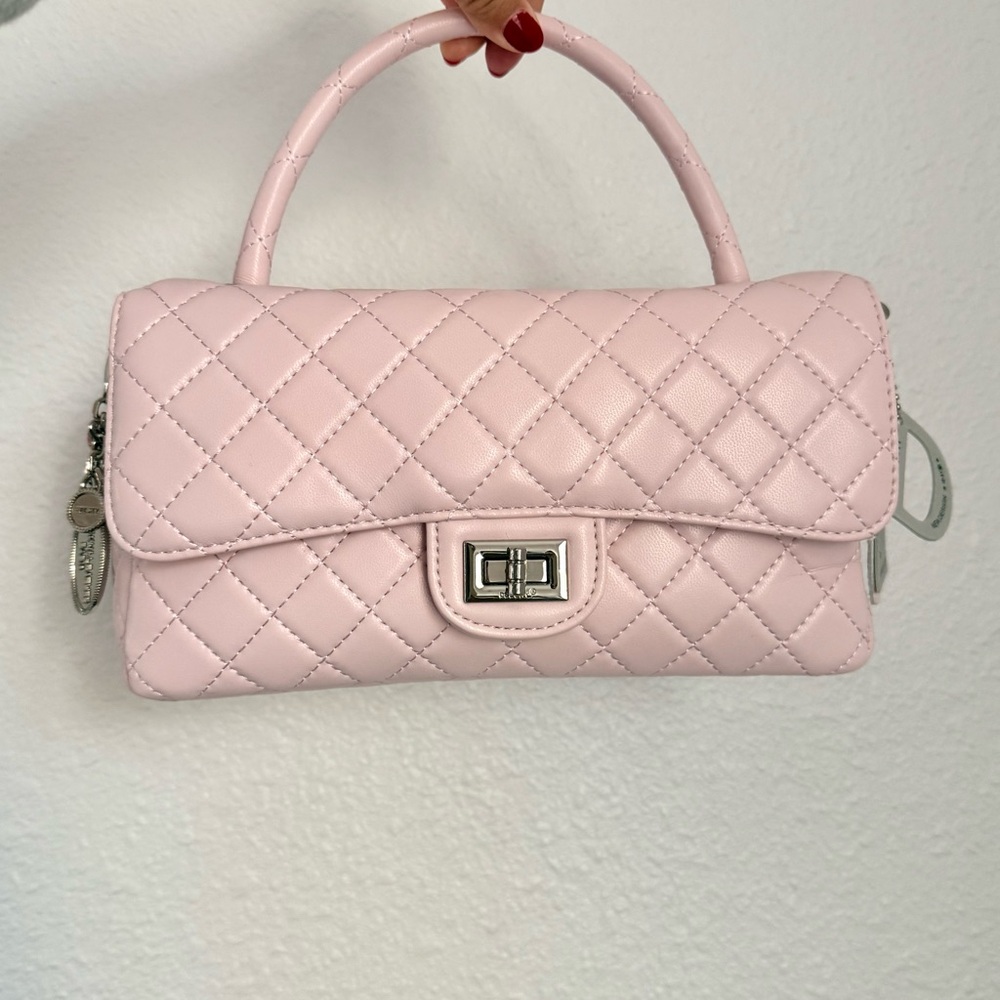 Women Quilted Flap Handbag in Composite Calfskin Leather Crossbody Bag - Picture 2 of 8
